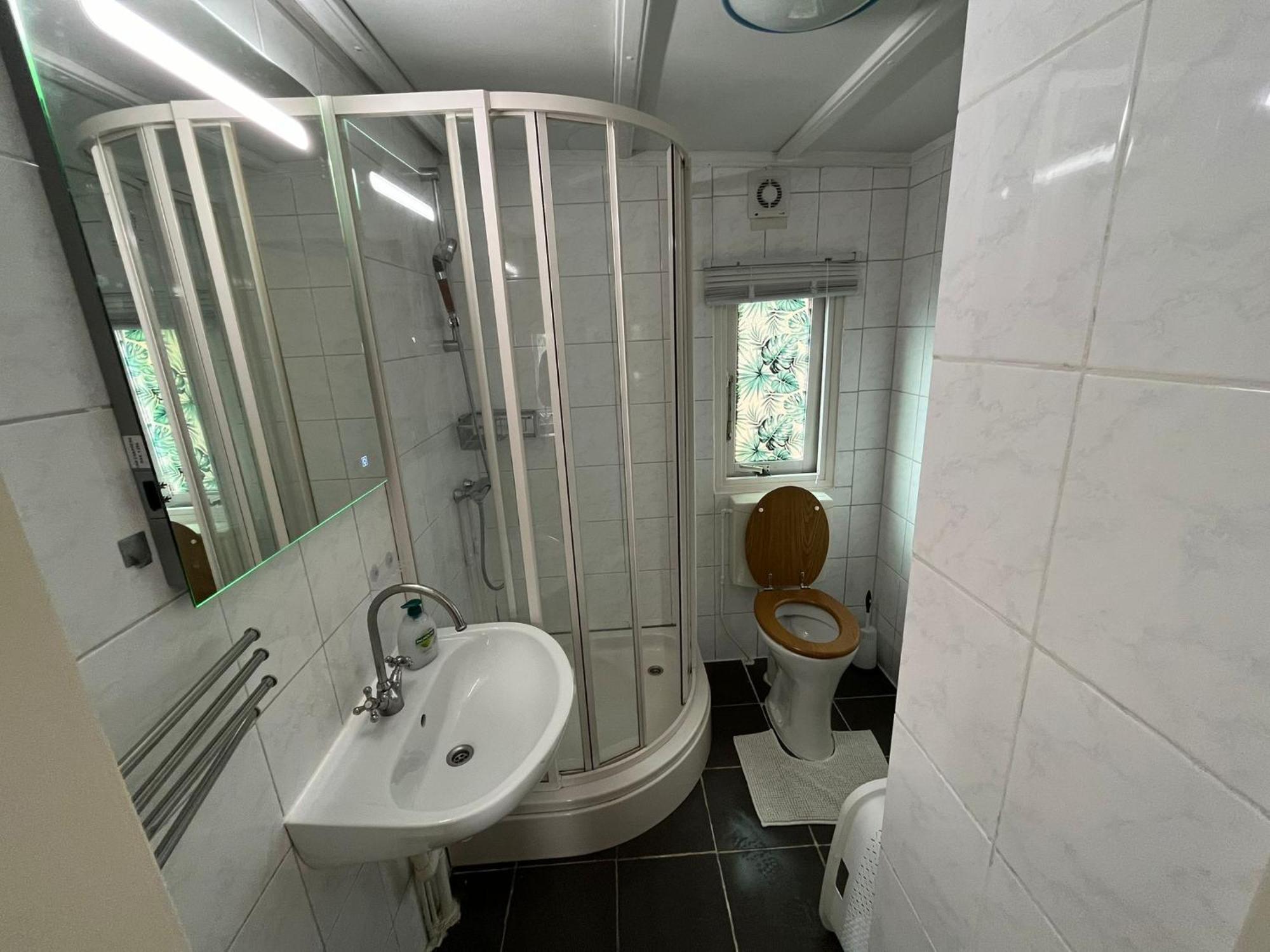 Leuk Chalet Te Huur In Putten, Honden Van Harte Welkom, Alleen Voor Recreatie Villa Esterno foto